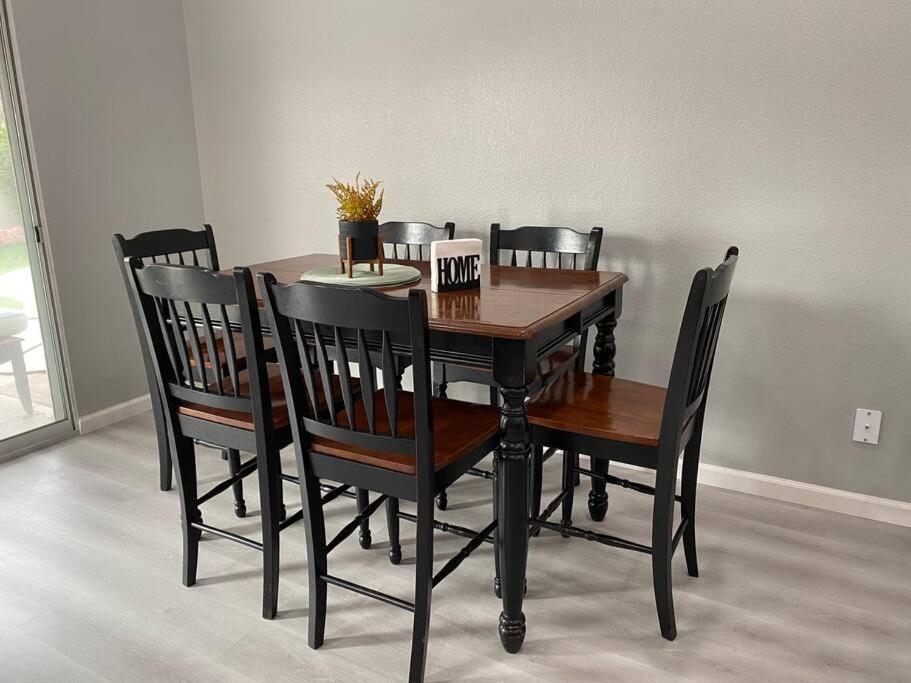 Comfortable Family Home Las Vegas Bagian luar foto